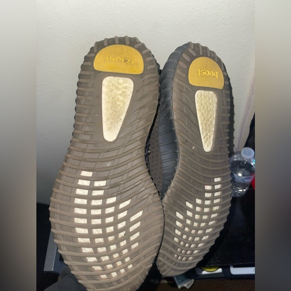 Yeezy Boost 350 V2 Cinder - Reflective - Picture 3 of 3